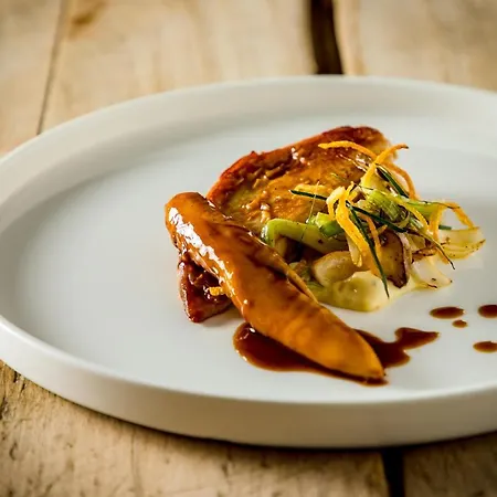 Hotel Restaurant Gastronomique La Huchette 3*
