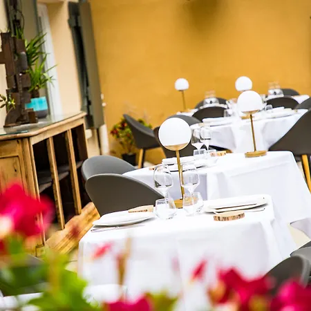 Hotel Restaurant Gastronomique La Huchette 3*