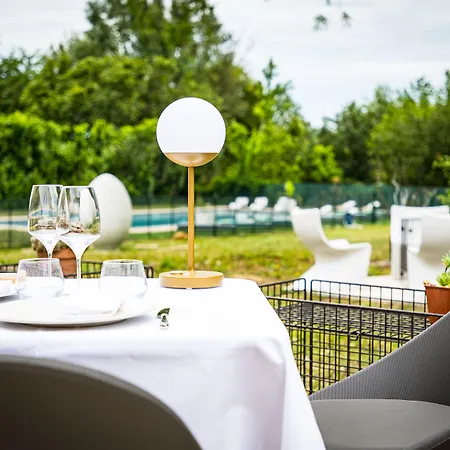 Hotel Restaurant Gastronomique La Huchette 3*