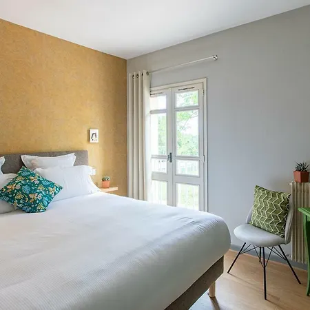 La Huchette 3*